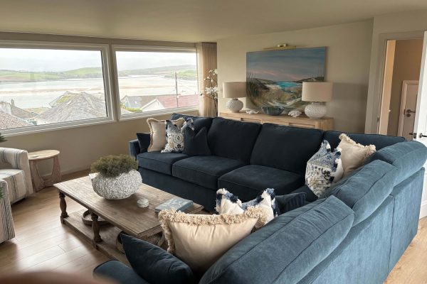 Lounge After